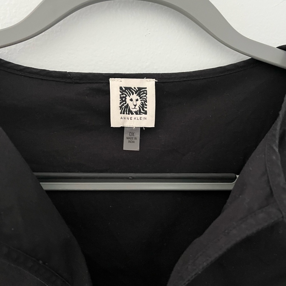 Anne Klein Black Embroidered Flutter Sleeve Top - Picture 4 of 9